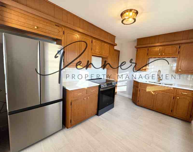 807 Northeast Magellan Avenue #A - Photo 4 of 15