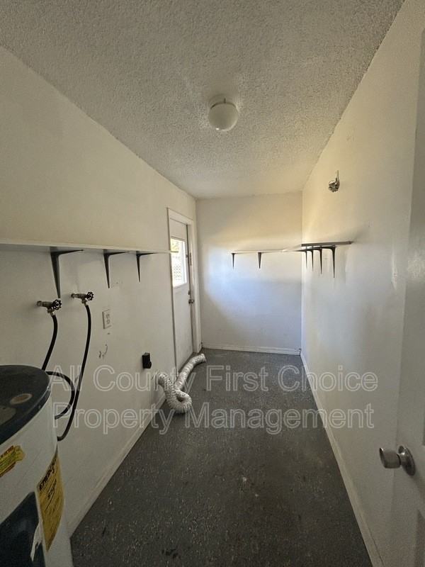 928 Lake Palm Drive - Photo 6 of 10