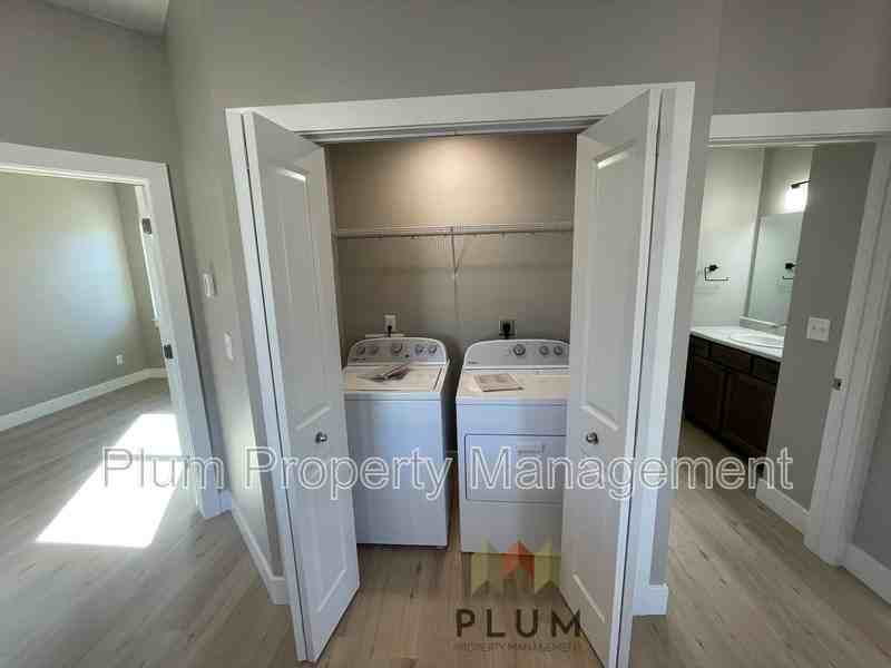 1720 South 14th Street West #101 - Photo 7 of 9