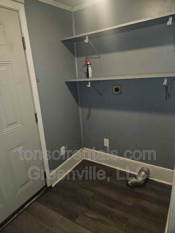 376 Carney Street - Photo 4 of 6