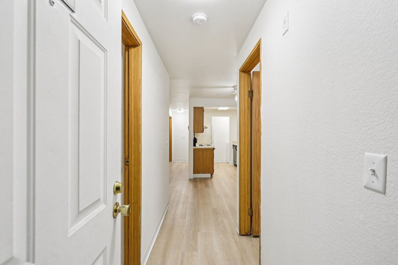 1 MONTH FREE! Glenbrook Apartments 1 and 2 bedroom apartments home with W/D in unit - Photo 7 of 50