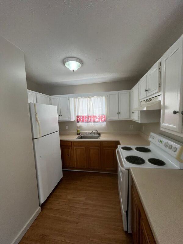 107 Peck Street - Photo 3 of 9