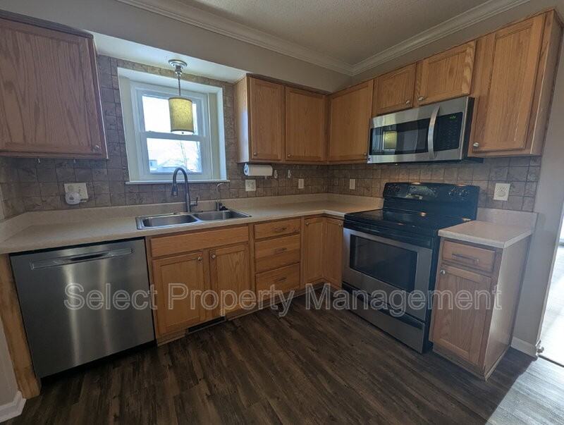 11403 Ballycastle Place - Photo 6 of 23