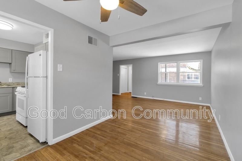 Delsan Court #106 - Photo 3 of 11