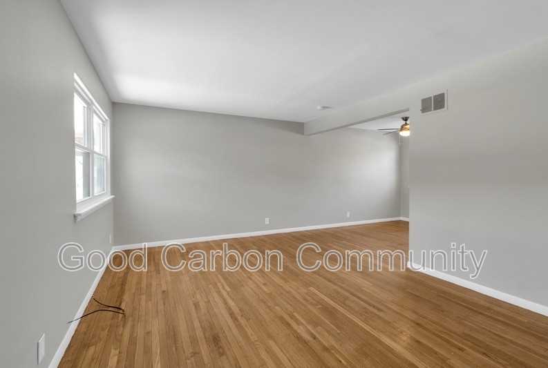 Delsan Court #106 - Photo 5 of 11