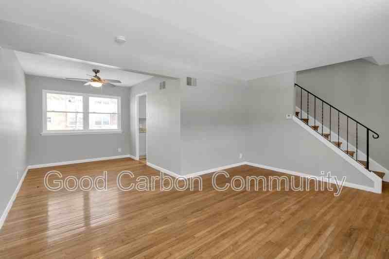 Delsan Court #106 - Photo 6 of 11