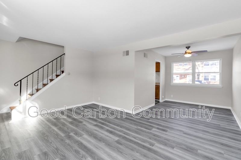 Delsan Court #111 - Photo 7 of 18