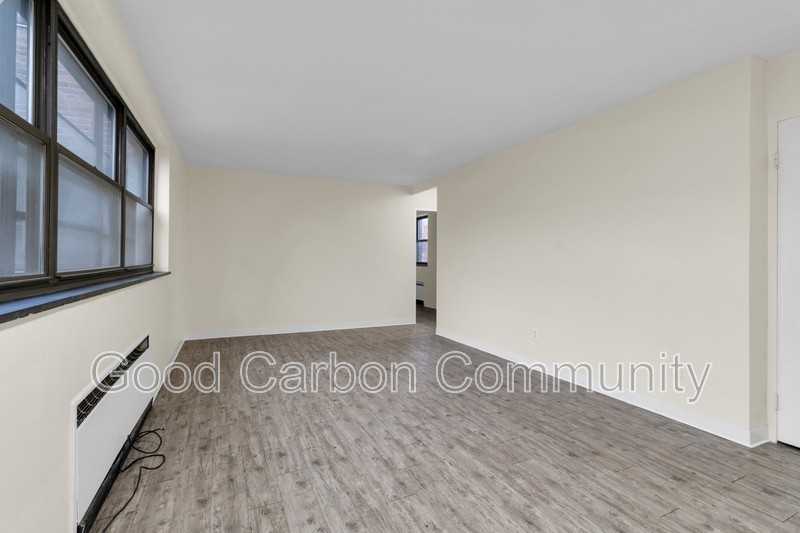 1022 Delaware Ave #B06 - Photo 3 of 12