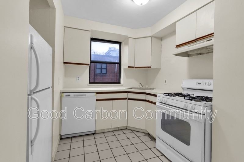 1022 Delaware Ave #B06 - Photo 5 of 12