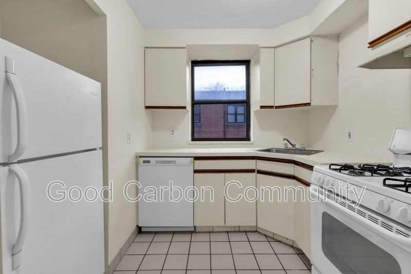 1022 Delaware Ave #B06 - Photo 6 of 12