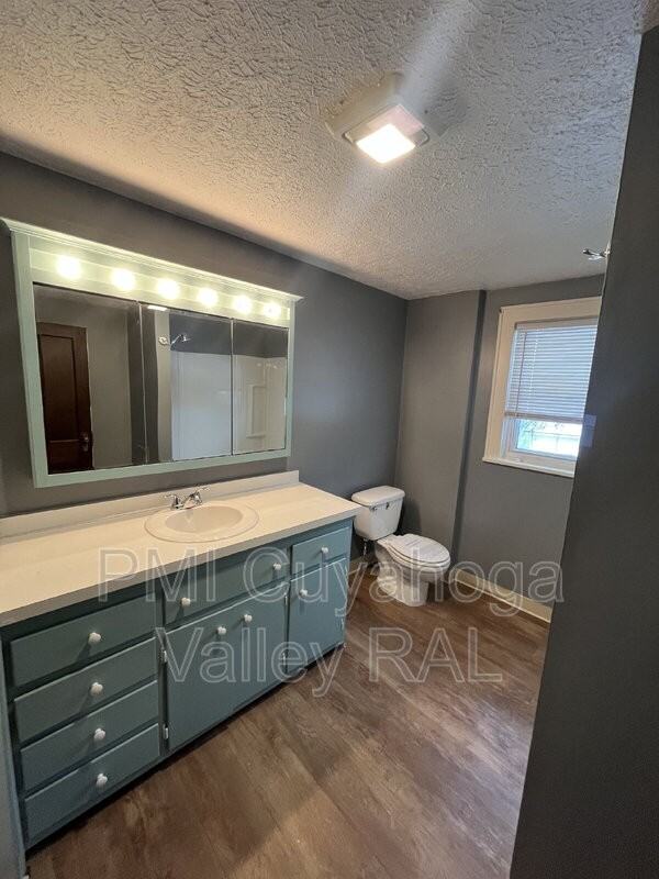 165 Colony Crescent - Photo 6 of 10