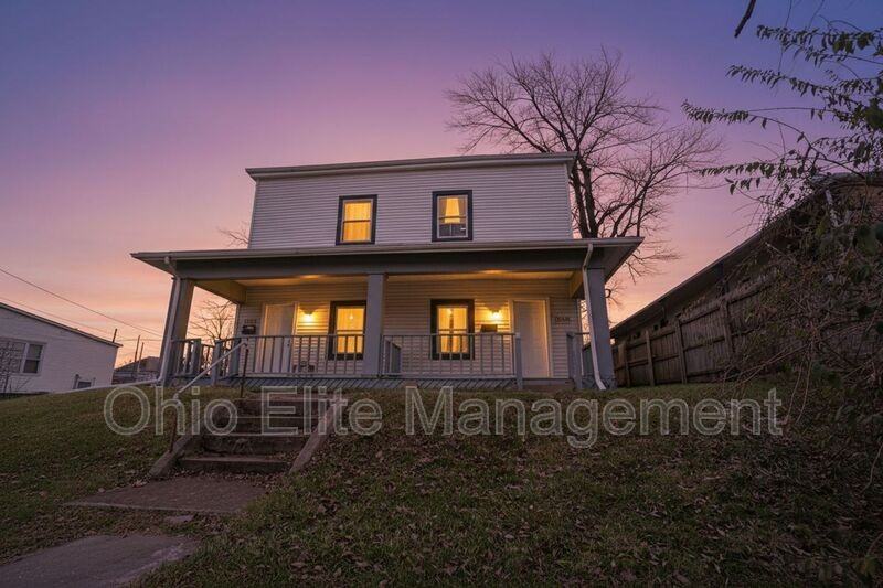 1999 W Broad St - Photo 2 of 28