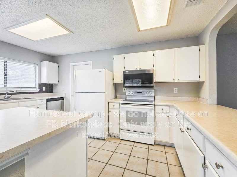 6631 Beech Trail Dr - Photo 5 of 29