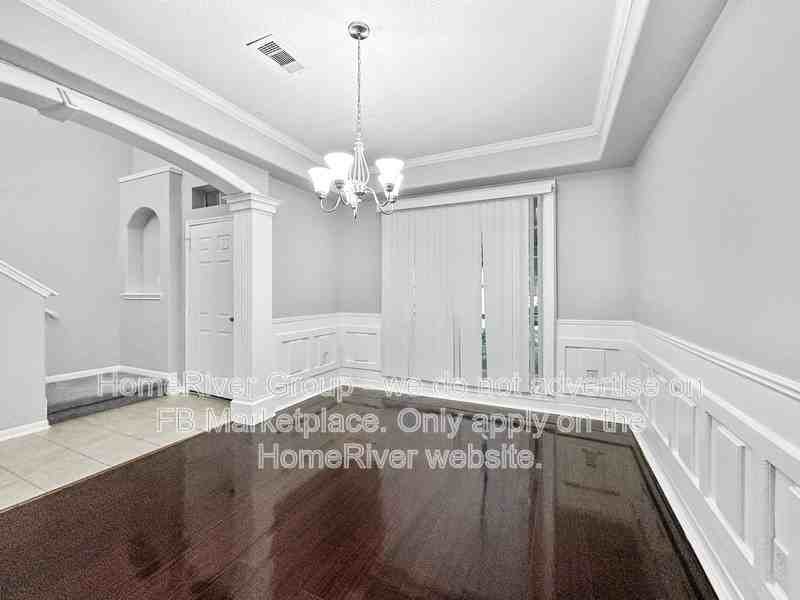 10006 Wood Leaf Ct - Photo 3 of 24
