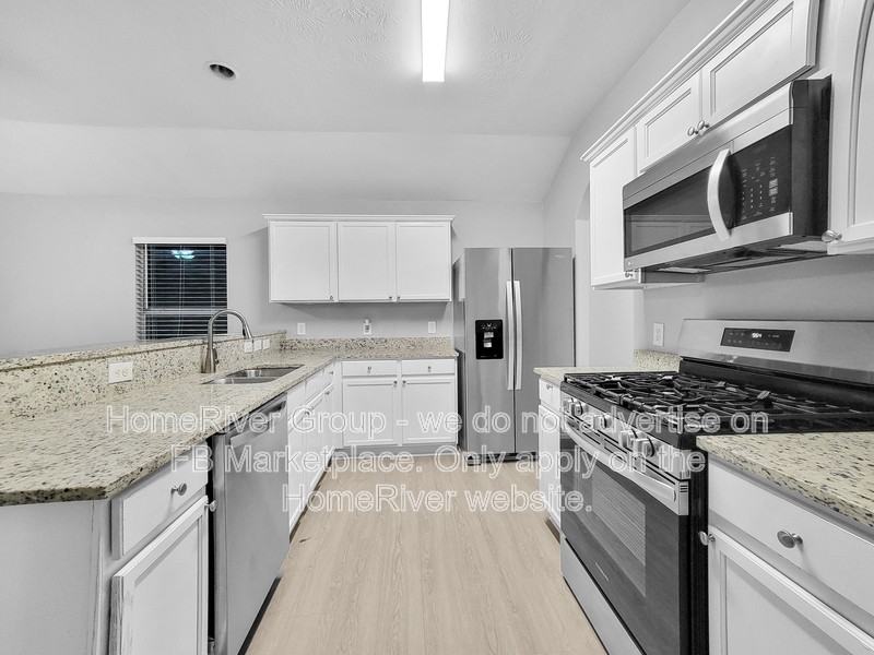 21115 Escala Dr - Photo 4 of 23