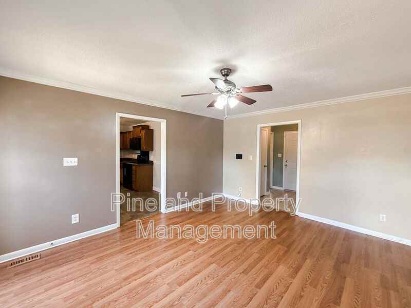 6712 Carnforth Court - Photo 4 of 20