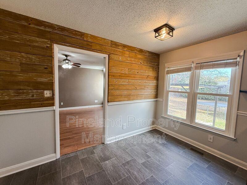 6712 Carnforth Court - Photo 5 of 20