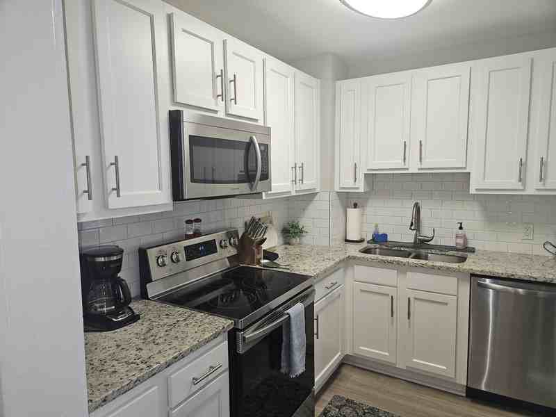 4364 Bethwood Circle - Photo 6 of 16