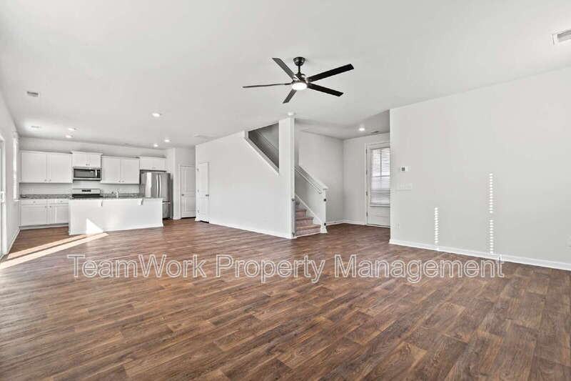 413 Zenith Boulevard - Photo 7 of 31