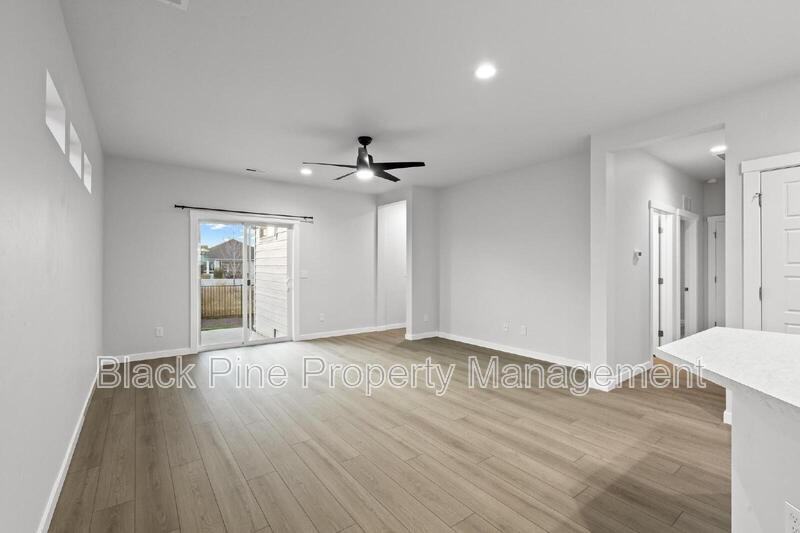 895 North Aleppo Way - Photo 7 of 31