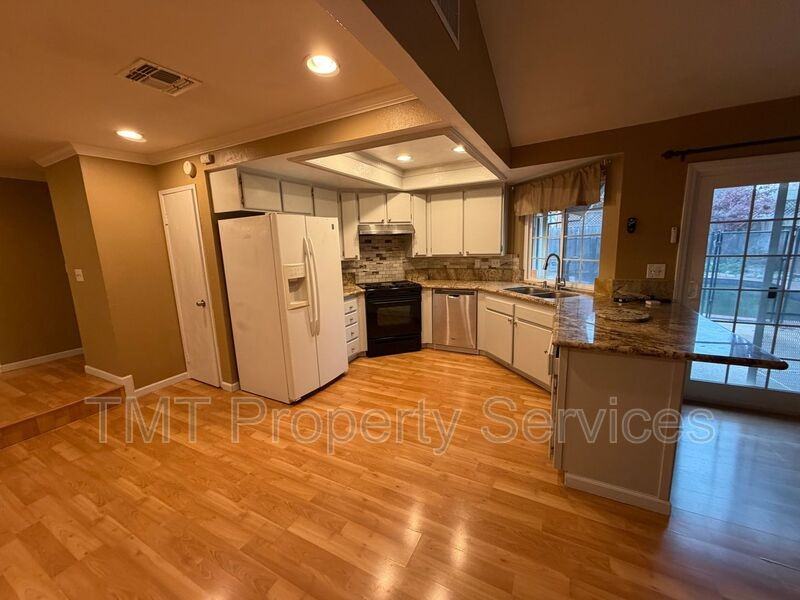 8704 Montiflora Ct - Photo 3 of 19