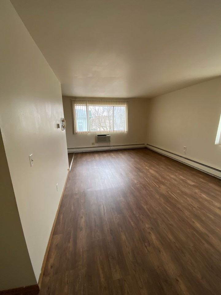 Fleur de Lis - Photo 3 of 6