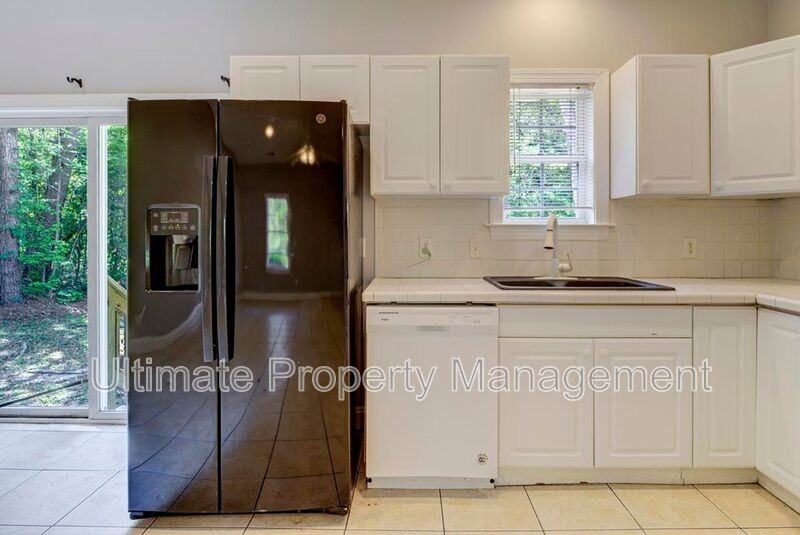 220 Rose Avenue - Photo 7 of 18