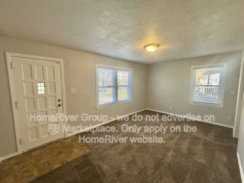 2223 S Hall Rd - Photo 5 of 23