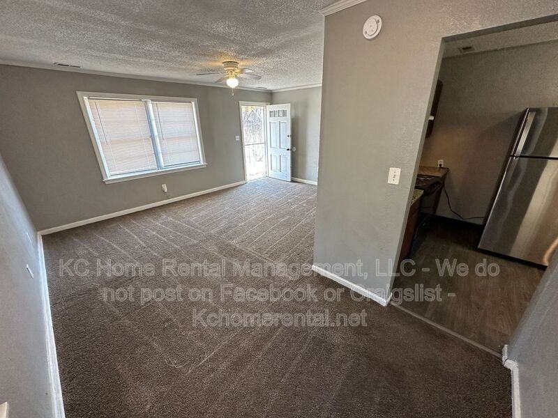 8044 Wabash Ave - Photo 6 of 34