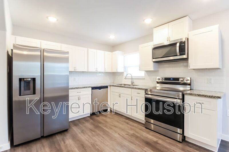 7934 Way Street #A - Photo 5 of 15