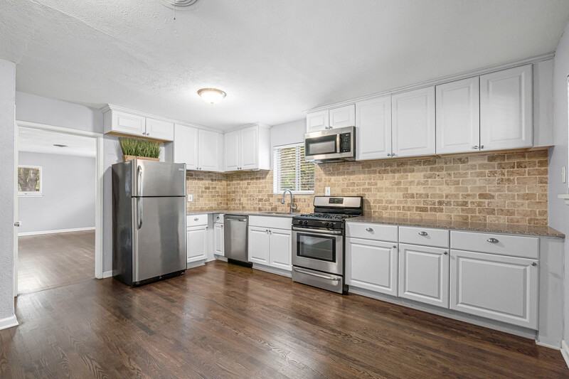 3521 Jeanette Drive - Photo 7 of 14