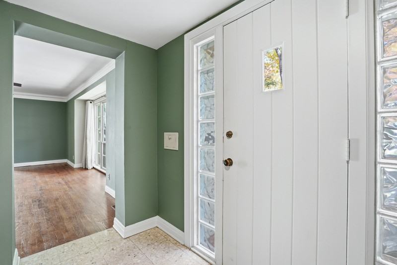 2608 Highview Ter - Photo 4 of 28