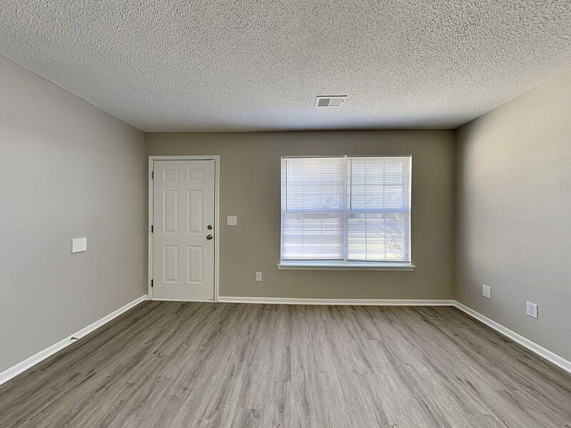 405 Woodbury Drive - Photo 6 of 16