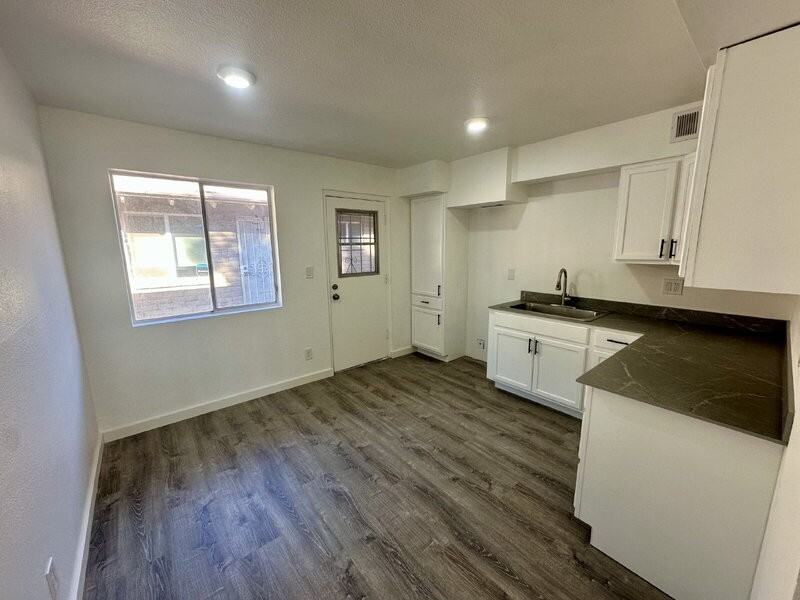 2725 South Rural Road #12 - Photo 4 of 9