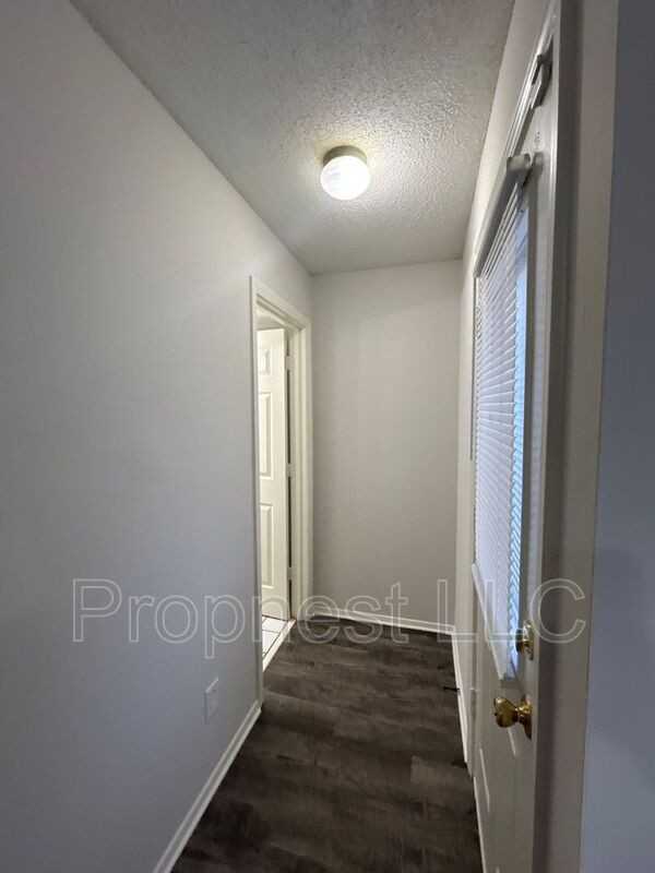 801 Barrington Woods Cove - Photo 6 of 15