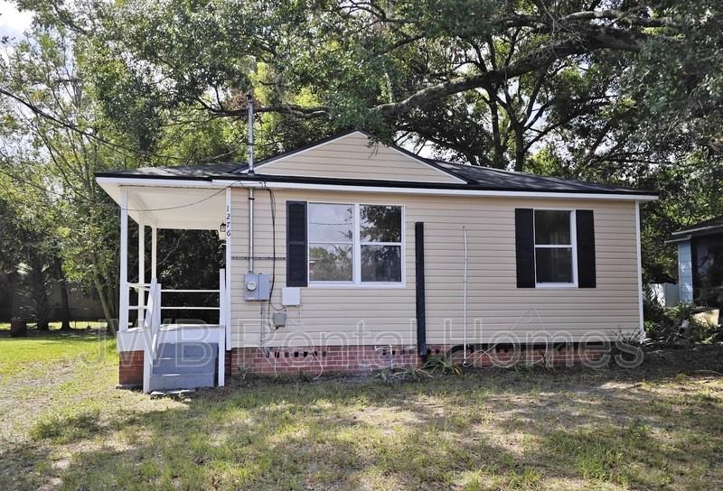 1276 West 32nd Street - Photo 2 of 8