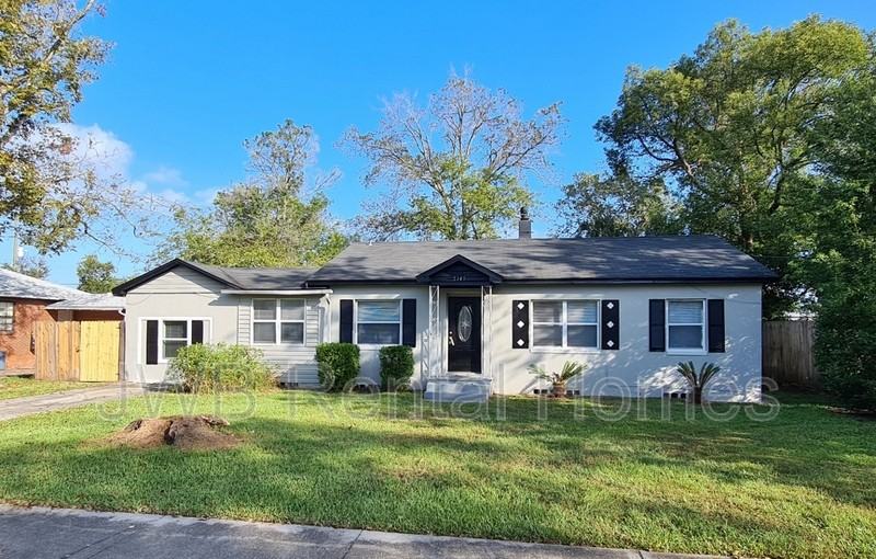 5149 Astral Street - Photo 2 of 8