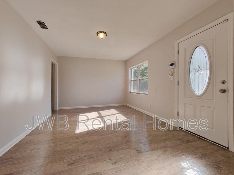 5149 Astral Street - Photo 5 of 8