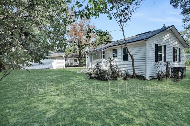 9062 Van Buren Ave - Photo 2 of 13