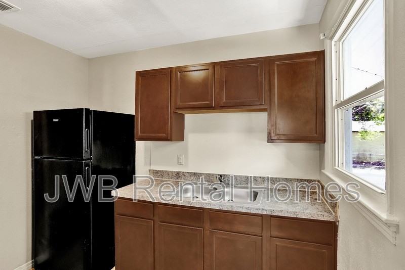 9062 Van Buren Ave - Photo 3 of 13