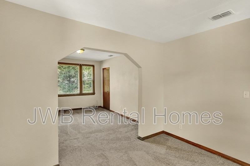 9062 Van Buren Ave - Photo 4 of 13