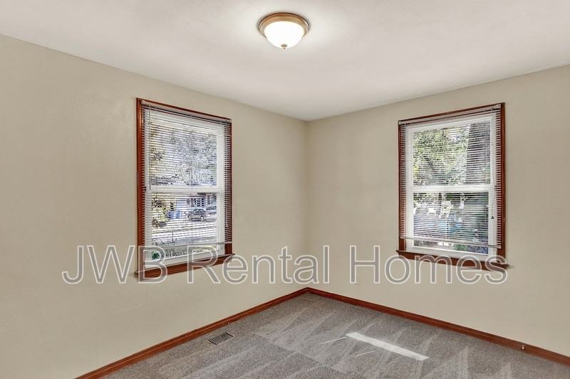 9062 Van Buren Ave - Photo 7 of 13