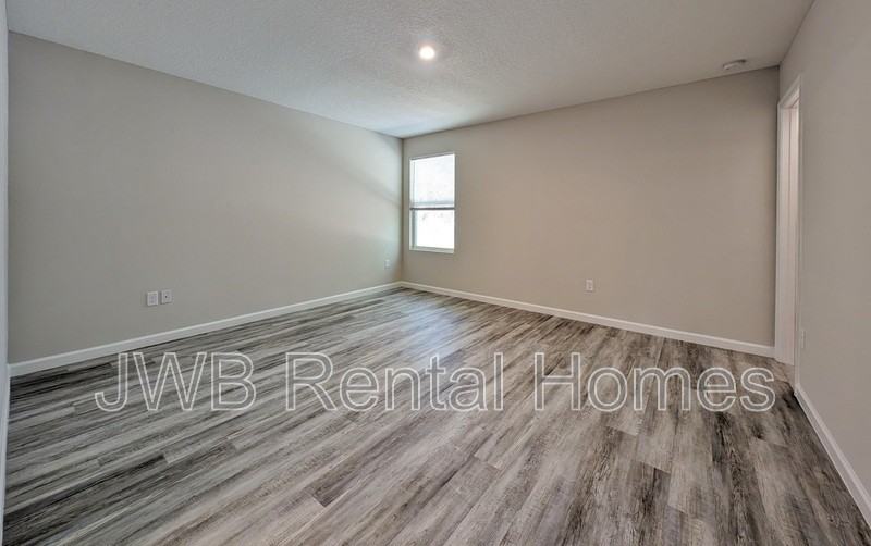 5209 Missouri Avenue - Photo 6 of 9