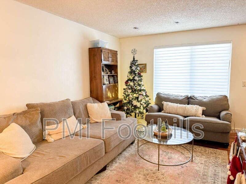 171 Holman Way - Photo 2 of 11