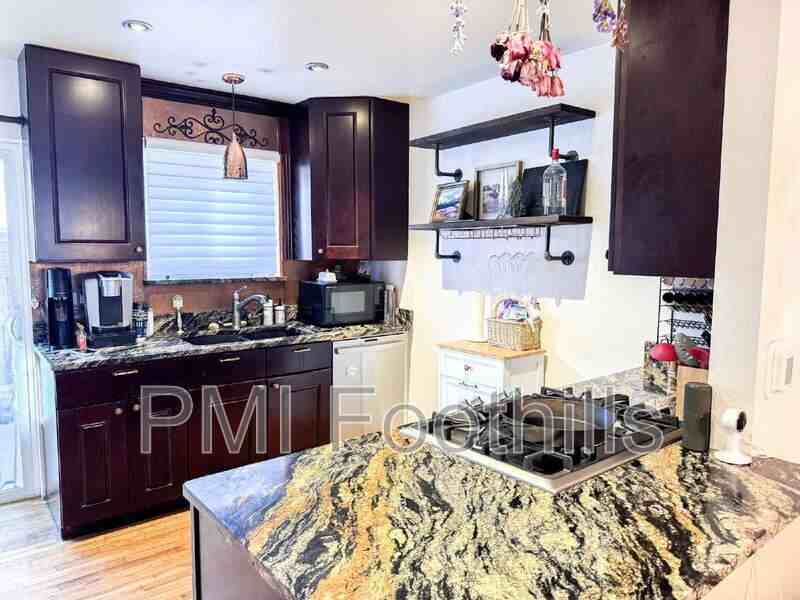 171 Holman Way - Photo 4 of 11