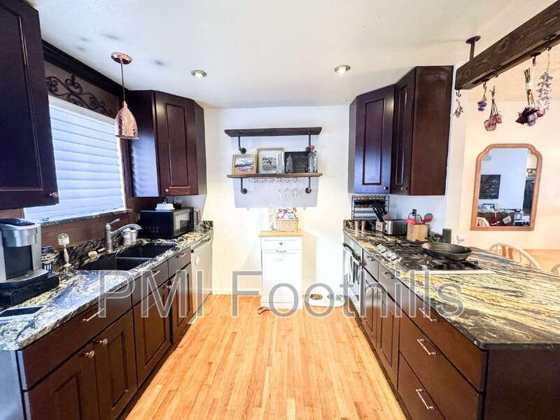 171 Holman Way - Photo 6 of 11