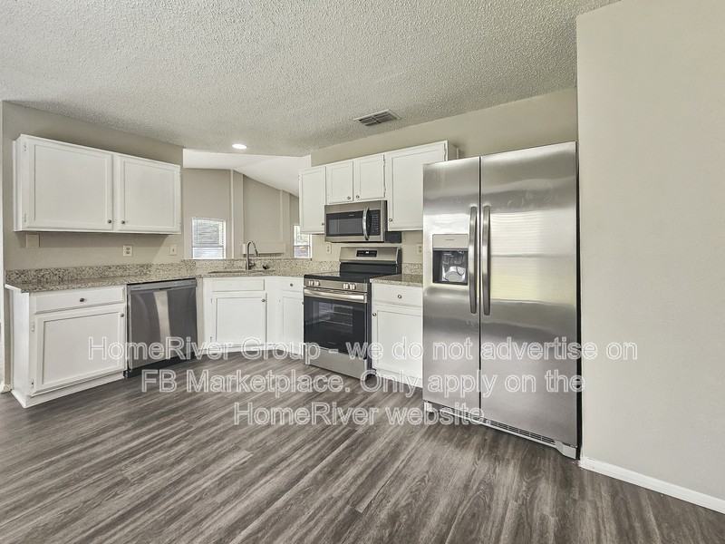 10027 Bluelake Ridge Drive - Photo 5 of 28