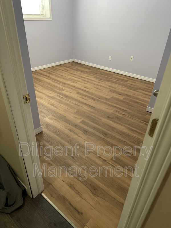 588 Howden St #4 - Photo 2 of 29