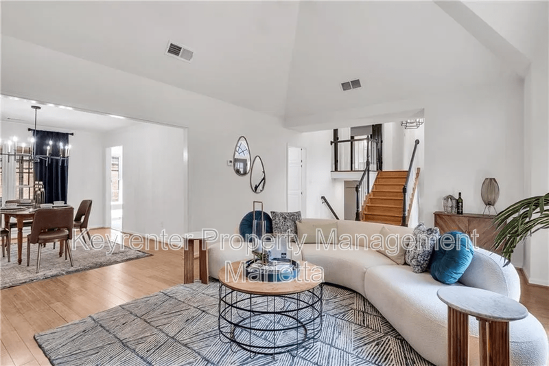 991 Gentry Ln Sw - Photo 3 of 35