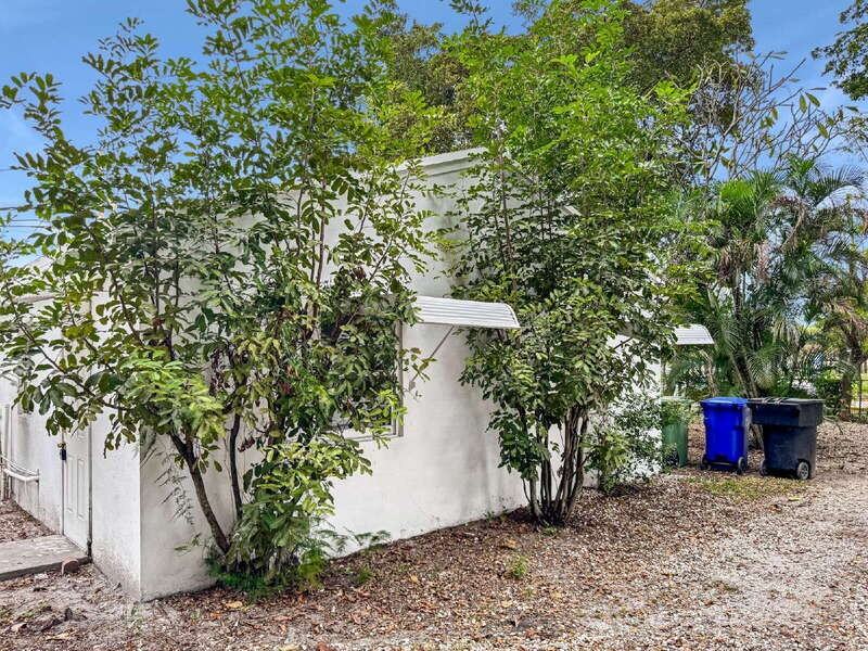 1269 Sw 25th Ave - Photo 2 of 11